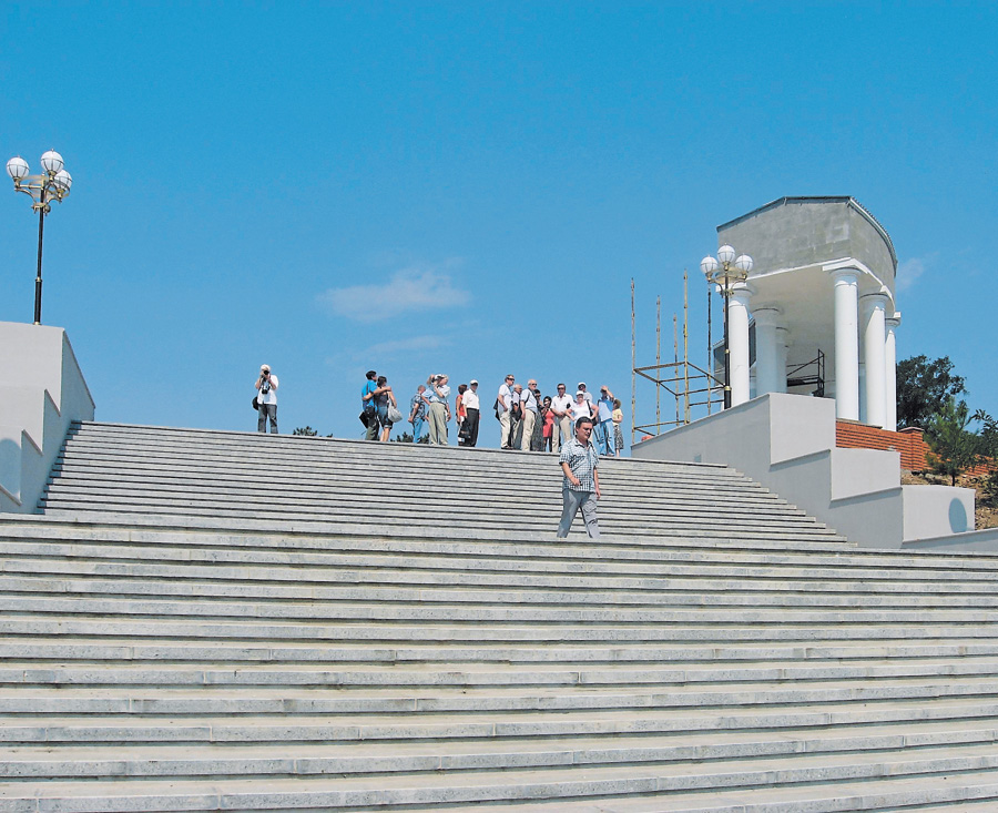 В Іллічівську з’явилися свої Потьомкінські сходи. фото автора